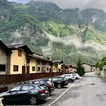Finestra Sulle Alpi Orobie * Valbondione