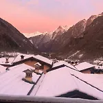 Finestra Sulle Alpi Orobie Apartamento