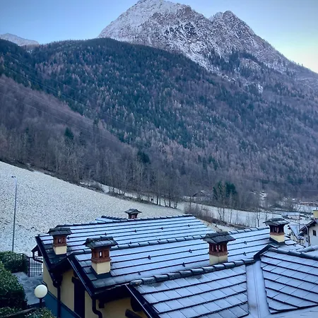 Finestra Sulle Alpi Orobie *