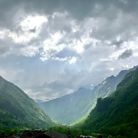 Finestra Sulle Alpi Orobie *