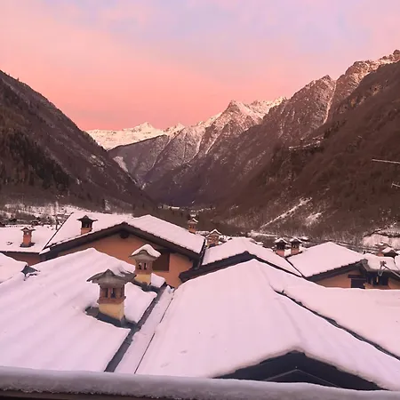 Finestra Sulle Alpi Orobie Apartman
